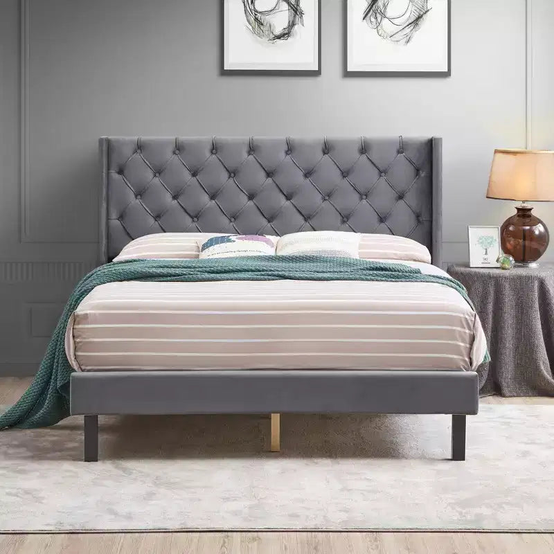 Lit plateforme capitonné en velours, grand lit, gris