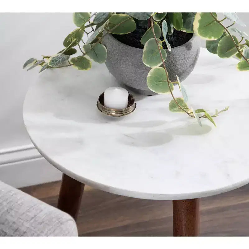 Table d'appoint ronde à pieds tripodes
