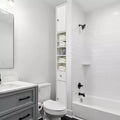 Tour de rangement étroite et haute 72" blanche en lin multi-usage - Organisateur de salle de bain, Armoire à papier toilette et Armoire de cuisine